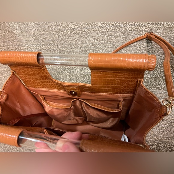 Beis crossbody in cognac croc; greatly loved and gently used - Picture 4 of 8